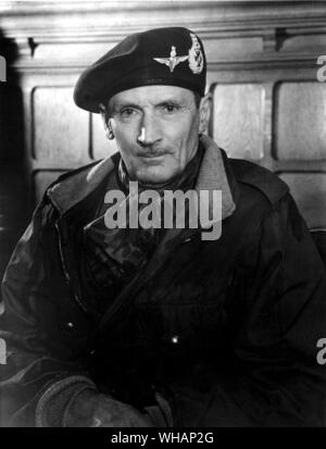 Le Field Marshal Sir Bernard Montgomery . . Bernard Law Montgomery, Monty (Vicomte Montgomery ; d'Alamein) général britannique, a remporté la victoire à El Alamein dans la deuxième guerre mondiale, 1942 ; ils ont contribué à préparer l'invasion de Normandie  1887-1976 . . Banque D'Images