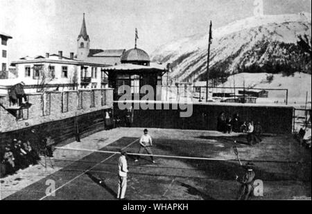 Court de tennis sur gazon en Suisse. À partir de l'encyclopédie du Sport édité par le comte de Suffolk et le Berkshire. 1897 Banque D'Images