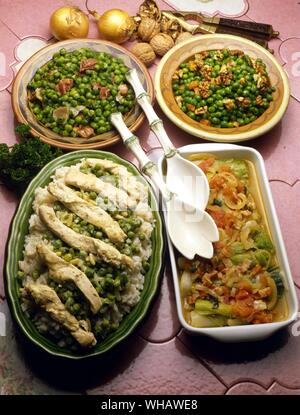 La cuisine italienne . . En haut, à gauche.. Piselli Al Prosciutto.. Avec le jambon braisé de pois.. . En haut, à droite.. Piselli Alle Noci.. Pois avec écrous.. . En bas, à gauche.. Piselli Con il Riso E il Pollo.. Les petits pois avec du riz et du poulet.. . En bas, à droite.. L'OGA Con Sugo Di Pomodori.. Poireaux dans une sauce tomate.. . Banque D'Images