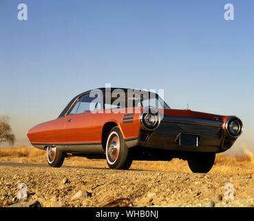 1963 Chrysler Turbine Turbine Moteur expérimental : corps HP 130 par Ghia de l'Italie. 50 faites par Ghia. Donné à certains membres de la fonction publique à conduire dans des conditions normales. Une fois que Chrysler avait évalué toutes sauf cinq ont été détruits. Banque D'Images