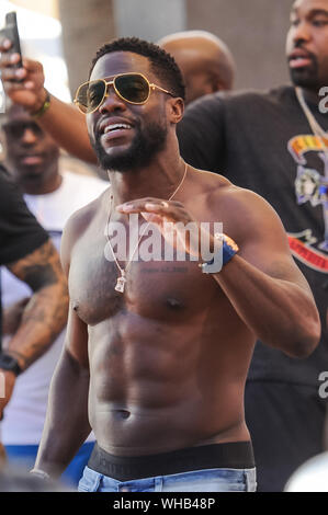 ***PHOTO*** Kevin Hart se remettent d'une opération au dos après l'accident de voiture. LAS VEGAS, NV - 30 avril : ***COUVERTURE MAISON** Kevin Hart à REHAB Beach Club au Hard Rock Hotel & Casino à Las Vegas, Nevada le 30 avril 2017. Pib : Crédit Photos/MediaPunch Banque D'Images