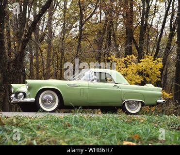 Transports Transport routier 1956. Ford Thunderbird Banque D'Images