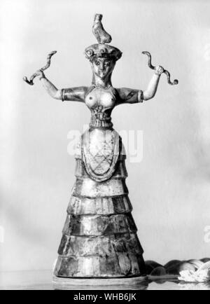 Snake-prêtresse, ou un serpent-déesse, du palais de Minos à Cnossos - Crète. Figurine Déesse Serpent minoen c 1600 de BCE. Banque D'Images