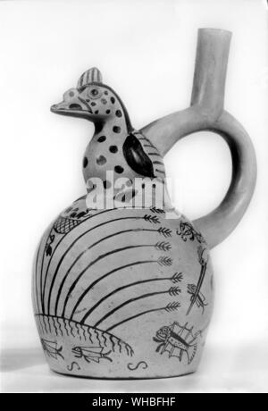 Vase poterie fluidisé avec giclage de l'étrier , ornée en relief et peinture pour représenter un oiseau de l'eau assis sur son nid dans les roseaux . La culture Mochica , Pérou , c AD 600 Banque D'Images