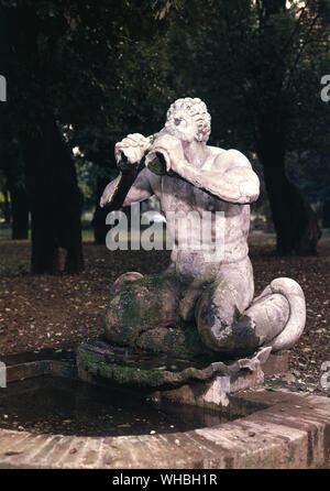 Triton de la Place Navone maintenant en jardins Borghèse , Rome , Italie Banque D'Images