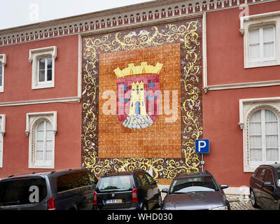 Armoiries sur mur, Sintra, Portugal. Banque D'Images