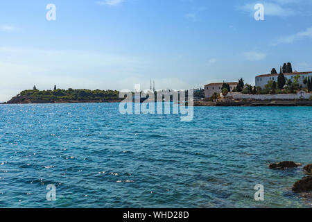 Les bâtiments de l'île de Spetses sur le golfe Saronique, près d'Athènes. Grèce Banque D'Images