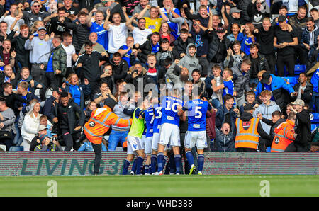 31 août 2019, St Andrew's, Birmingham, Angleterre ; Sky Bet Football Championship, Birmingham City vs Stoke City Birmingham City ; les joueurs et les fans de célébrer leurs équipes deuxième but inscrit par Jude Bellingham (22) de la ville de Birmingham à la 75e minute, 2-1 à Birmingham City Crédit : Conor Molloy/News Images images Ligue de football anglais sont soumis à licence DataCo Banque D'Images