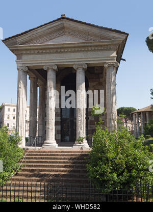 Temple de Portunus (Temple de Fortuna virilis) dans Boaricum Forum, Rome, Italie. Côté Sud Banque D'Images