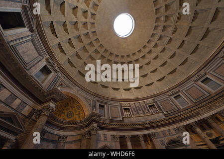 Intérieur du Panthéon, Rome, Italie Banque D'Images