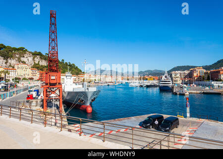 Nice port avec bateaux et yachts. Nice est une ville située sur la côte d'Azur ou Côte d'Azur en France. Banque D'Images