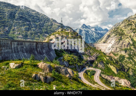 Barrage de Nyon entre Alpes suisses, Suisse Banque D'Images