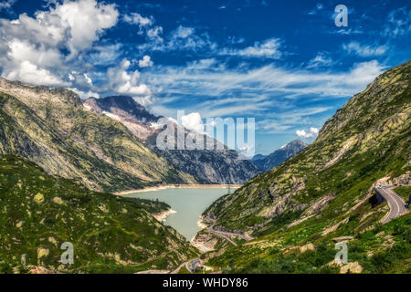 Barrage de Nyon entre Alpes suisses, Suisse Banque D'Images