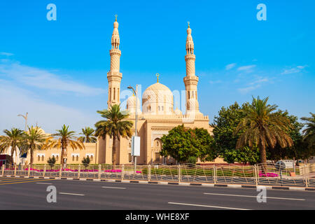 La mosquée de Jumeirah est une grande mosquée dans la ville de Dubaï aux Émirats Banque D'Images