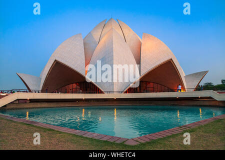 NEW DELHI, INDE - 08 avril 2012 : Le Temple du Lotus est une maison d'Adoration Baha'i situé dans la région de Delhi, Inde Banque D'Images