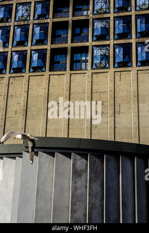 La façade de l'architecte Thomas Heatherwick Zeitz du Musée d'Art Contemporain à la cité du bord de Cape Town en Afrique du Sud Banque D'Images