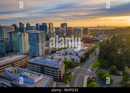 Drone abattu de la ville de Bellevue à partir de ci-dessus Banque D'Images