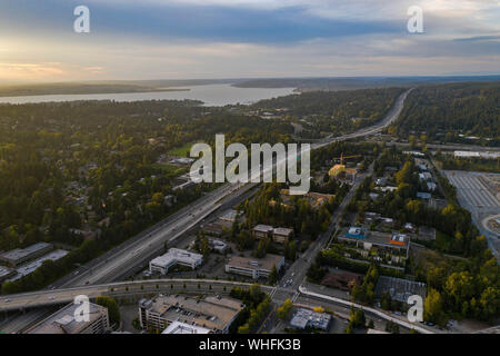 Drone abattu de la ville de Bellevue à partir de ci-dessus Banque D'Images