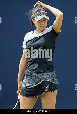 Risa Ozaki du Japon en action contre Varvara Lepchenko d USAat 2017 International Aegon- Eastbourne - Angleterre. Dimanche 25, juin. Crédit photo : le Ni Banque D'Images