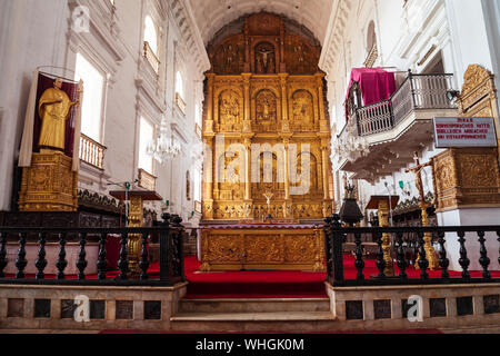 GOA, INDE - 28 février 2012 : l'intérieur de l'église catholique à Old Goa en Inde Banque D'Images