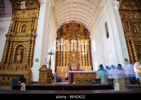 GOA, INDE - 28 février 2012 : l'intérieur de l'église catholique à Old Goa en Inde Banque D'Images