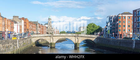 Mellowes Pont sur la rivière Liffey reliant la rue Queen sur le côté nord d'Aran Quay sur les quais du sud. Construit entre 1764 et 1768. Banque D'Images