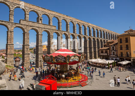 SEGOVIA, ESPAGNE - 27 Avril 2019 : Paysage de l'Aqueduc Romain, le célèbre monument de Segovia, Espagne Banque D'Images