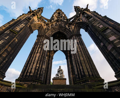 Gothique victorien Sir Walter Scott monument, Princes Street, Edinburgh, Ecosse, Royaume-Uni Banque D'Images