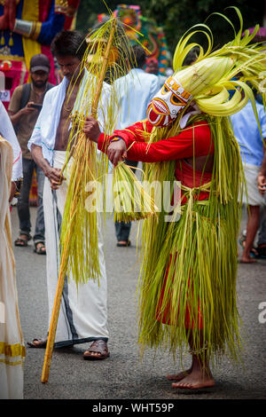 Kochi, Kerala State, India - 2 septembre 2019 - La performance au cours de Athachamayam Theyyam procession organisée à Thripunithura à Kochi city Banque D'Images