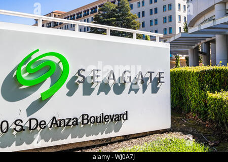 31 juillet 2019 Cupertino / CA / USA - Seagate Technology PLC siège à Silicon Valley ; Seagate est une société de stockage de données i Banque D'Images