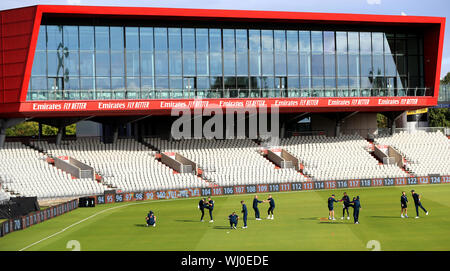 Une vue générale de l'Angleterre au cours de session à filets Old Trafford, Manchester. Banque D'Images