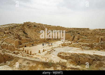 Israël, Cisjordanie, la Judée, l'Hérodion, un château forteresse construite par le roi Hérode 20 avant notre ère. Vestiges du château Banque D'Images