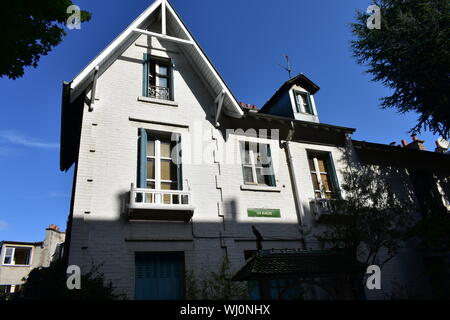 Maison de style anglais à la célèbre Villa Léandre situé à Montmartre. Paris, France. 12 août, 2019. Banque D'Images