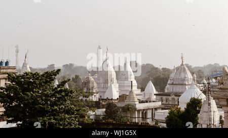 Vue de dessus du Shikharji, Temple le plus sacré de tous les Teerths Jain et l'un des plus visités en lieux de pèlerinage Jain Parasnath Hills, district de Giridih Banque D'Images