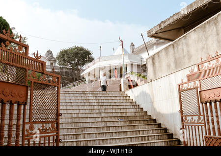 Collines Parasnath, Giridih, Jharkhand, India Mai 2018 - Vue d'un pèlerin à Parasnath Jain temple temple. Ce temple est populaire parmi les Jain fo Banque D'Images