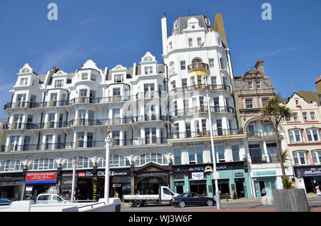 Palace Court sur le front de mer de Hastings, East Sussex Banque D'Images