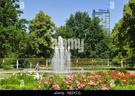 Berlin, Allemagne, Treptow, Treptower, Treptow-Köpenick, eh bien, jet, jet, jardin, vert, vert arrangement arrangement, parc, Parc, roseraie, fontaine Banque D'Images