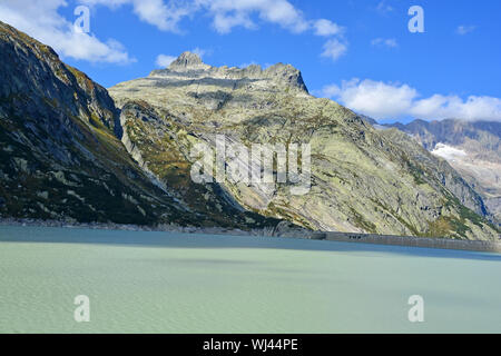 L'Alplistock au-dessus de l'Raterichsbodensee juste en dessous du col du Grimsel en Suisse centrale. Une partie des Alpes Bernoises Banque D'Images