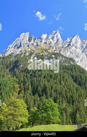 Les montagnes au-dessus de Grindlewald Engelhorn dans les Alpes Bernoises, Suisse Banque D'Images