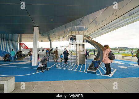 ZURICH, SUISSE - circa 2018, octobre : jeux pour enfants à l'Aéroport International de Zurich. Banque D'Images