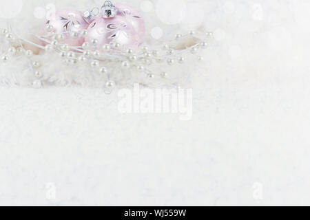 Ornamnets rose sur un fond clair avec copyspace. Banque D'Images