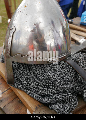 Un casque Saxon et chain mail Banque D'Images