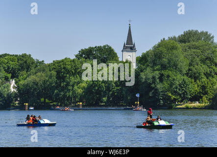 Alt-Stralau, Berlin, Allemagne, l'église du village, Friedrich's Grove, Friedrichshainer, Friedrich's Grove de montagne de la péninsule, l'église, la Spree,, Str Banque D'Images