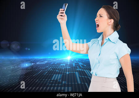 Image composite de angry classy businesswoman yelling at her smartphone Banque D'Images