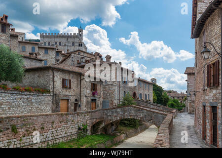Rues de la vieille ville médiévale d'Italie. Gubbio, Ombrie Banque D'Images