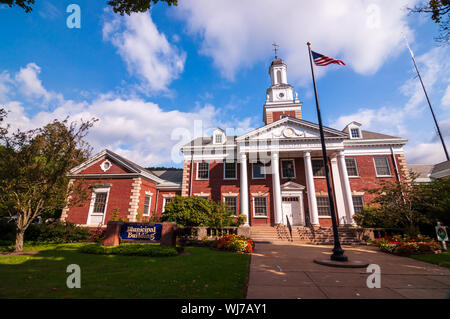 La ville de Warren, Michigan municipal building et de police sur la Troisième Avenue Ouest en été Banque D'Images