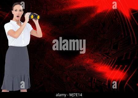 Composite image businesswoman holding binoculars tout en se posant Banque D'Images