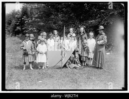 HOOVER, Mme. HERBERT C. GIRL SCOUTS ; PIQUE-NIQUE À HOOVER ACCUEIL Banque D'Images