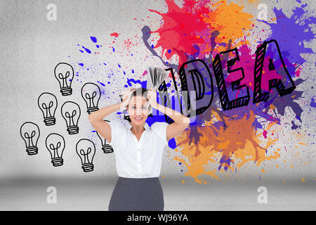 Image composite de l'élégant inquiète businesswoman holding newspaper Banque D'Images