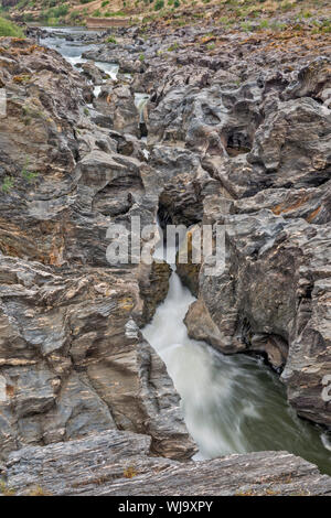 Plus de schistes métamorphiques cascade Pulo do Lobo sur Rio Guadiana, Parc Naturel de la vallée de Guadiana, district de Beja, Baixo Alentejo, Portugal Banque D'Images
